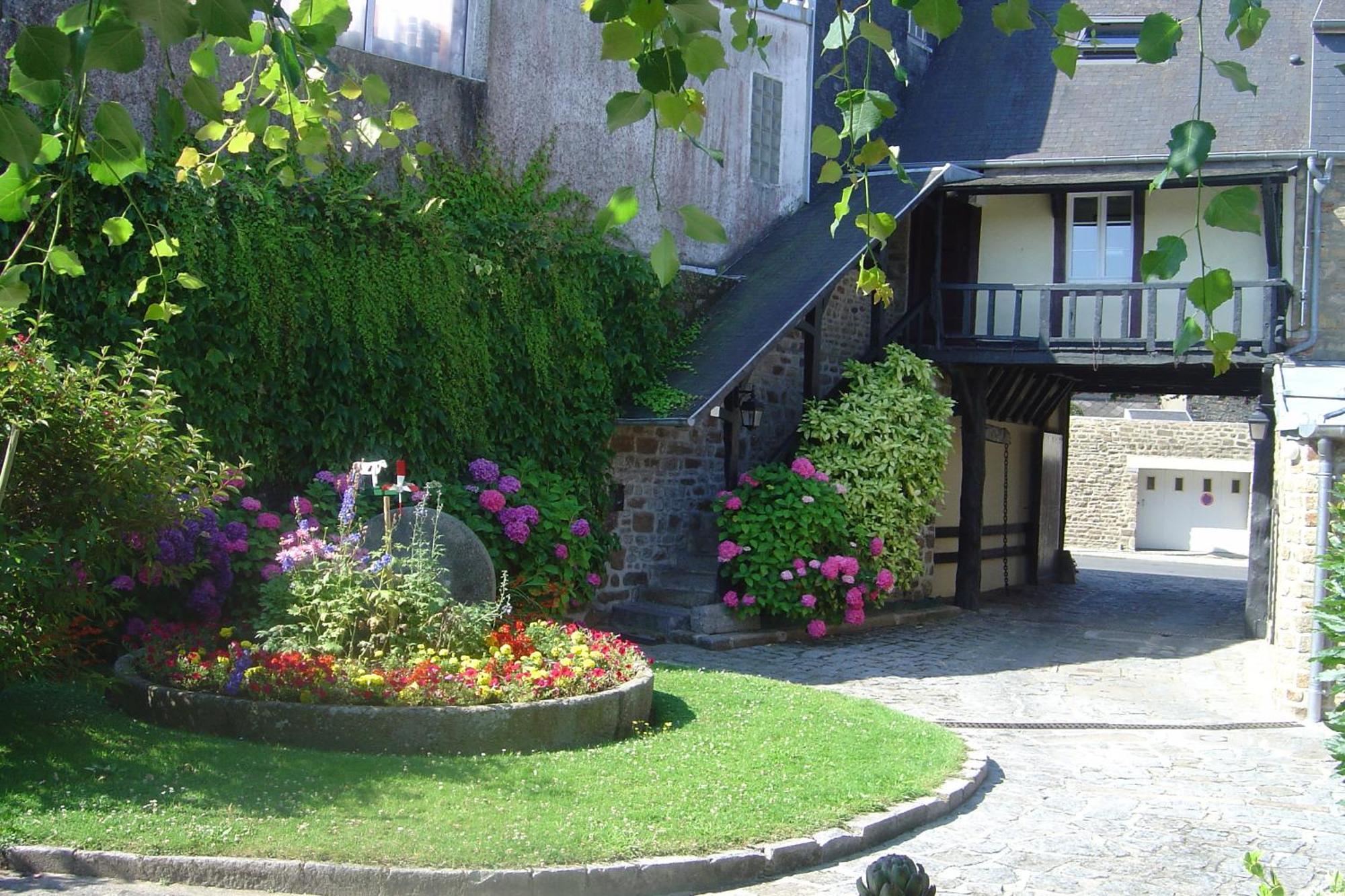 Hotel De La Croix D'Or Avranches Ngoại thất bức ảnh