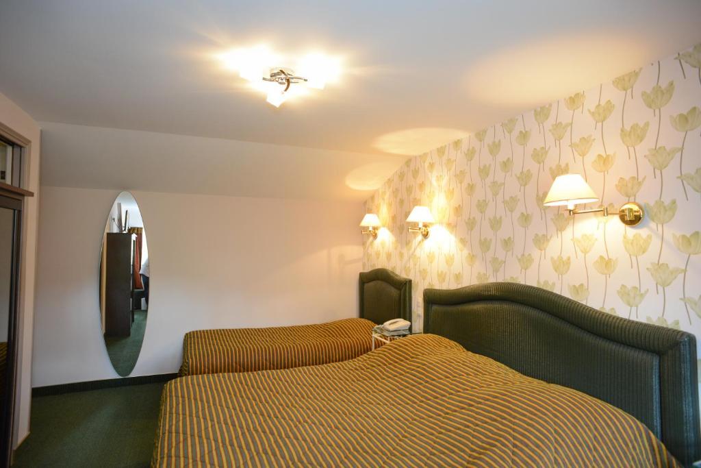 Hotel De La Croix D'Or Avranches Phòng bức ảnh