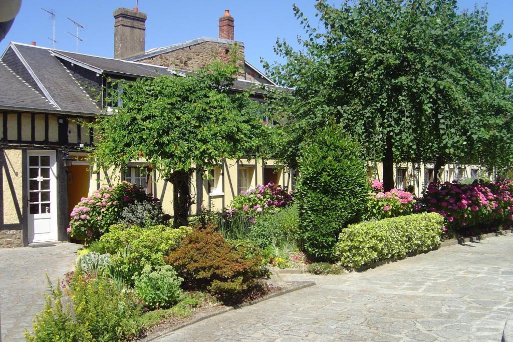 Hotel De La Croix D'Or Avranches Ngoại thất bức ảnh