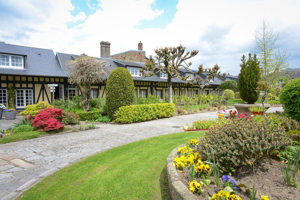 Hotel De La Croix D'Or Avranches Ngoại thất bức ảnh