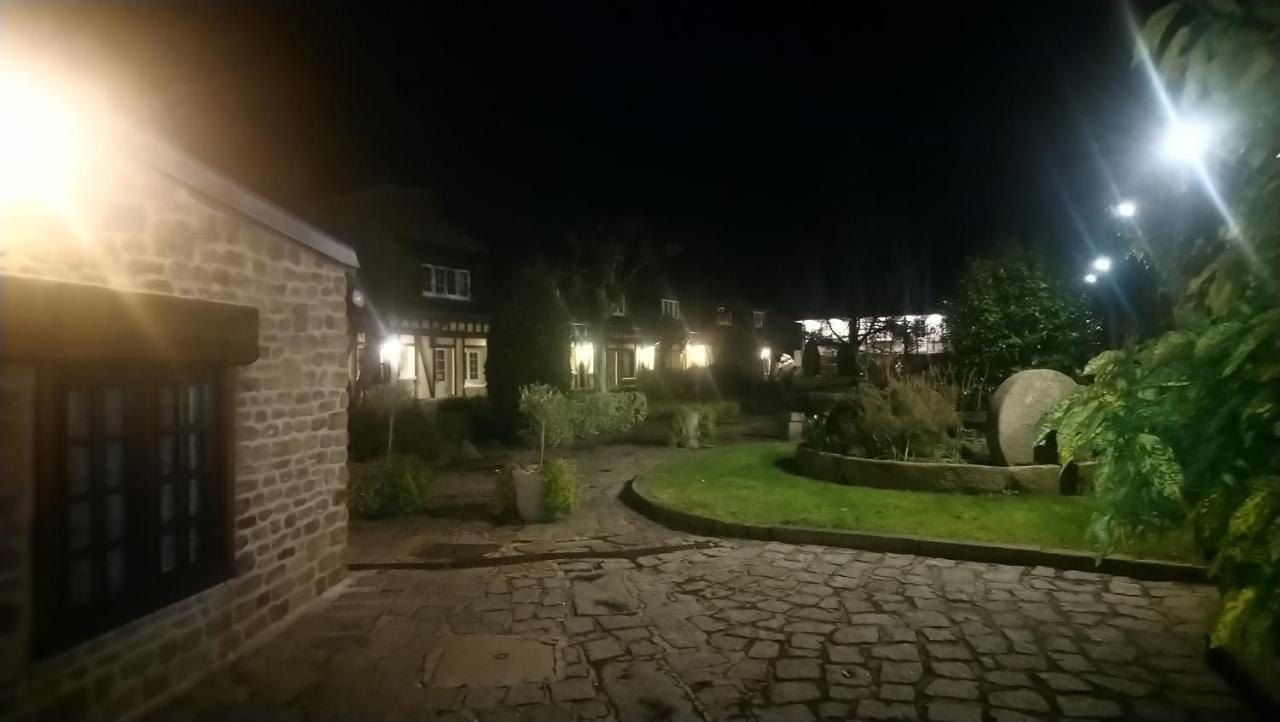 Hotel De La Croix D'Or Avranches Ngoại thất bức ảnh