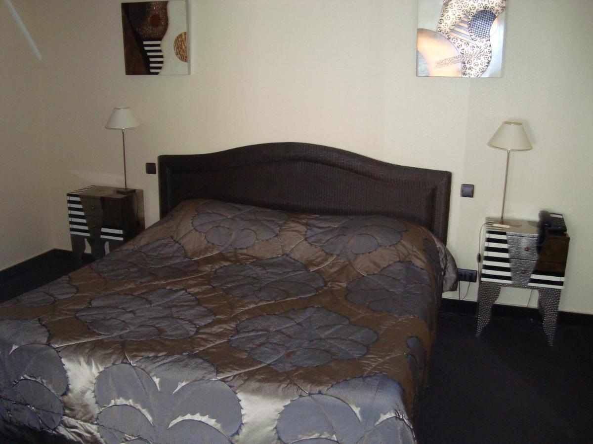 Hotel De La Croix D'Or Avranches Ngoại thất bức ảnh