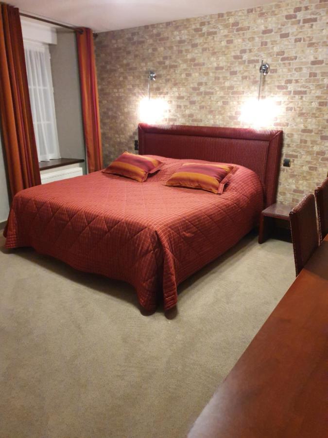 Hotel De La Croix D'Or Avranches Ngoại thất bức ảnh